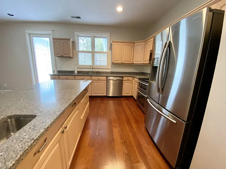 9 Royal Pointe Dr — Photo 19