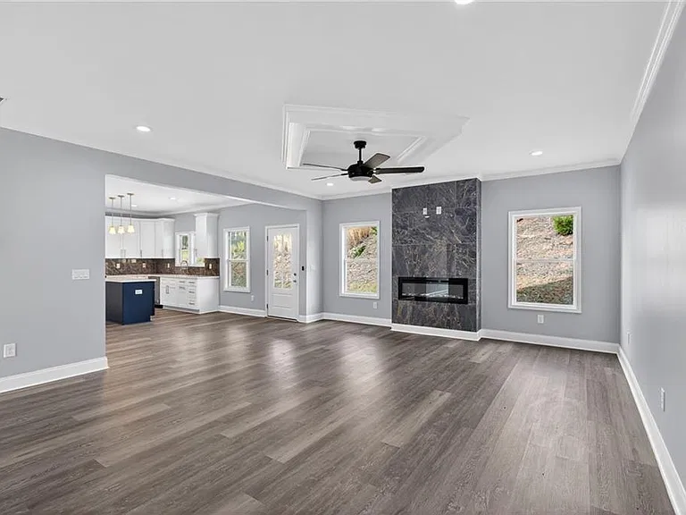 1226 Bloomsbury Ln — Photo 2