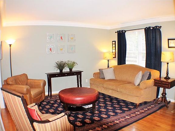 3rd image of 3338 Creek Valley Dr SE
