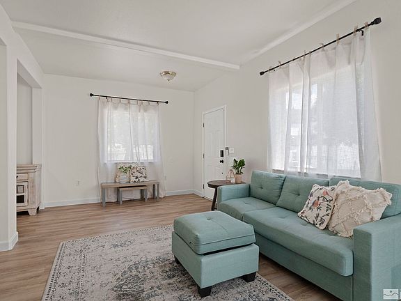 3rd image of 3555 Niblick Dr