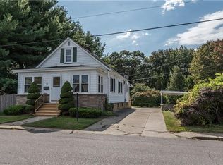 18 Beacon St, Johnston, RI 02919
