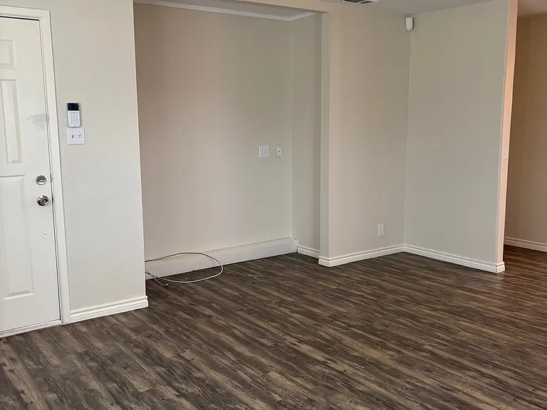 3501 N 10th St — Photo 10