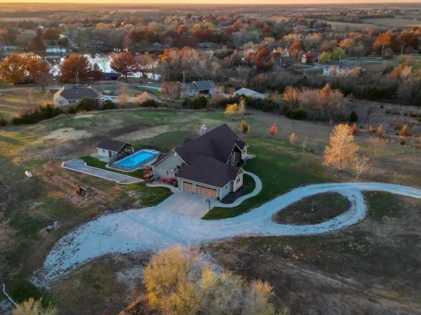 1759 Road R1, Emporia, KS 66801