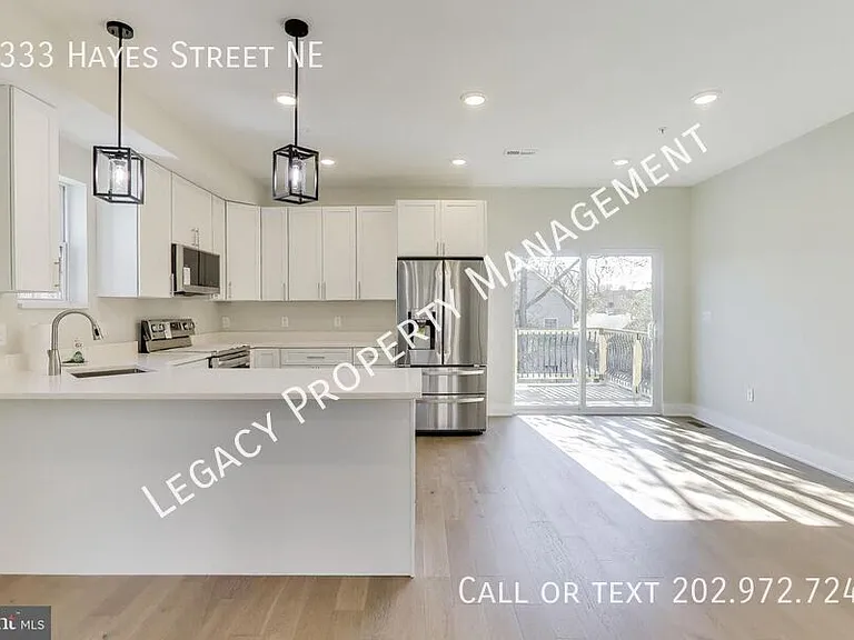 5333 Hayes St NE — Photo 6