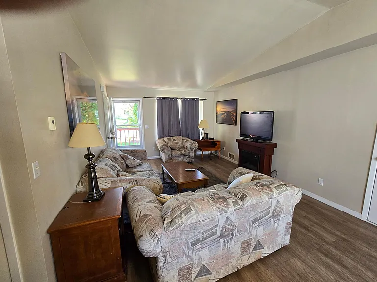 1305 N Frederick St — Photo 10