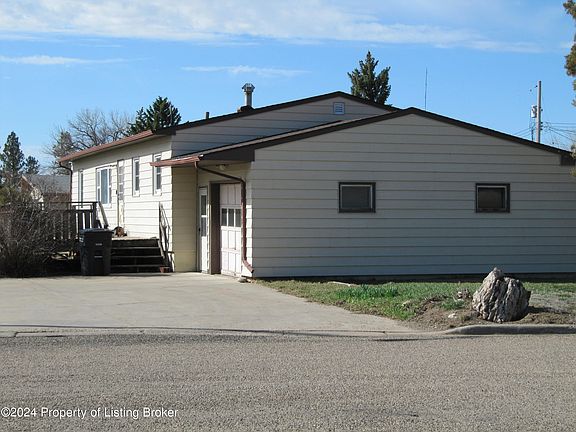 2nd image of 575 1st Ave NW