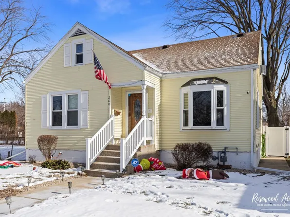 260 N Cleveland Ave, Bradley, IL 60915