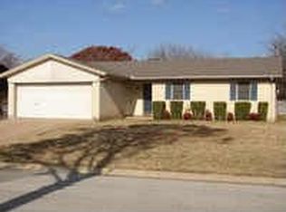 6629 Whispering Ln, Watauga, TX 76148