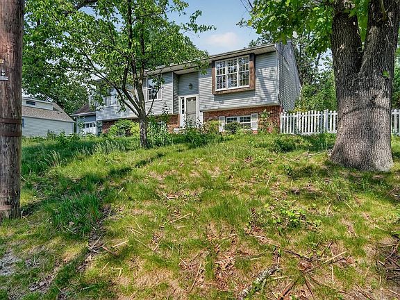 4th image of 40 Walnut Ln