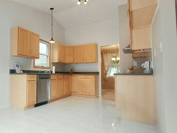 4th image of 15455 Country Mill Ct