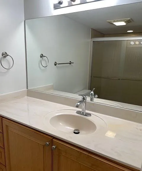 632 Victoria Dr #201 — Photo 12