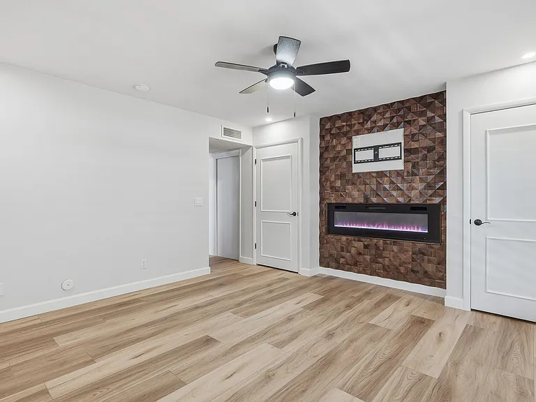 2610 S Fairfield Dr — Photo 5
