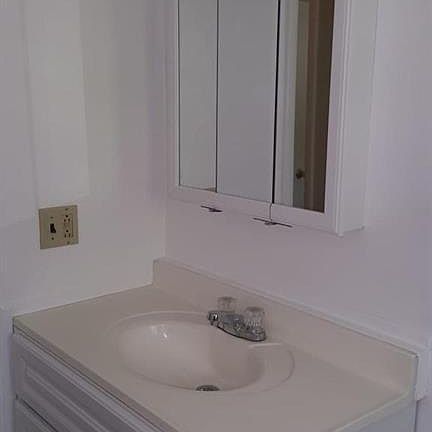 3rd image of 67 Sheffield Dr