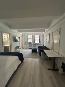162 W 56th St APT 1606, New York, NY, 10019