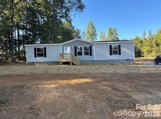 526 Lake Mullis Rd, Harmony, NC 28634