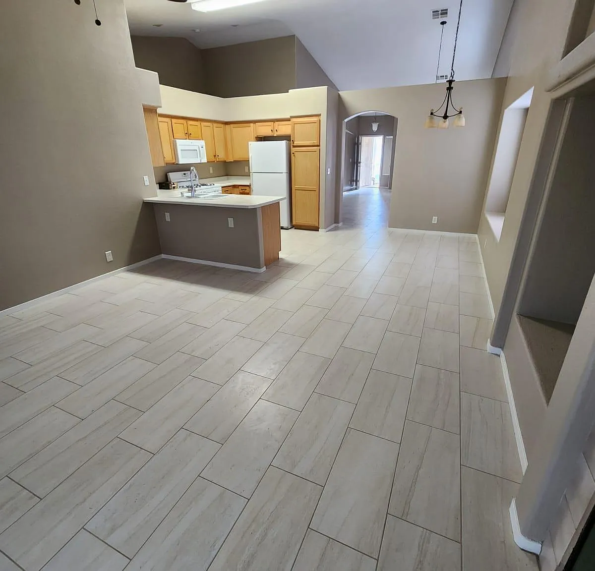 3 bed, 1584 sqft, $2,200 — Photo 2