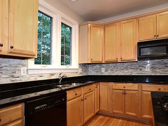 4th image of 7630 Brittany Parc Ct