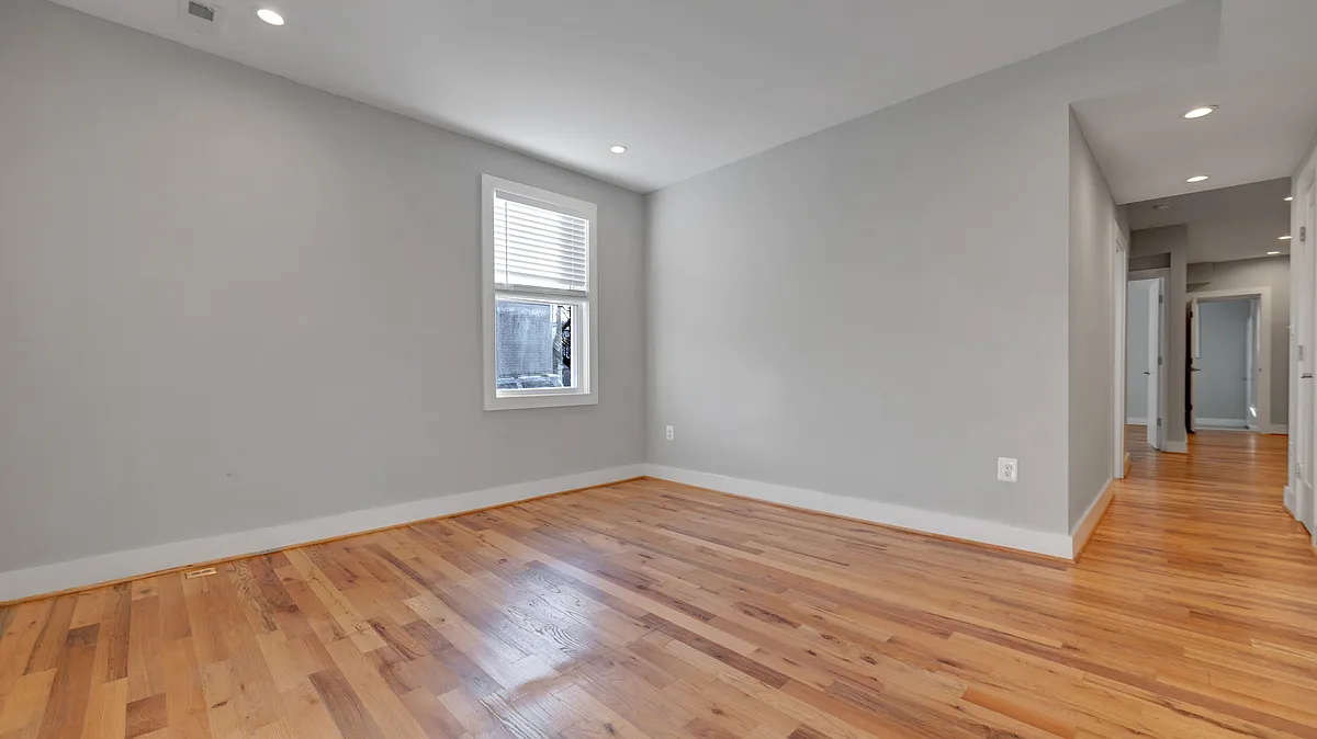 Building Photo - 1911 M St NE #1
