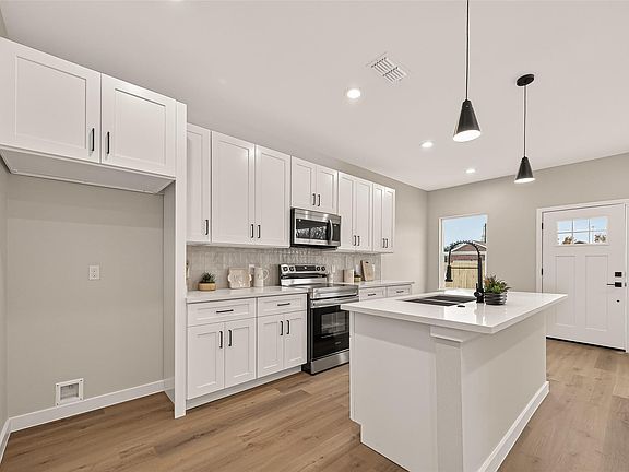3rd image of 5408 Fairchild St Street