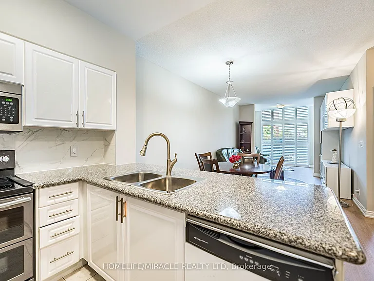 18 Harding Blvd #121 — Photo 13