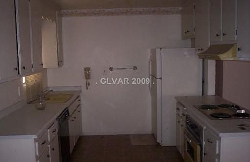 2nd image of 5004 Morris St