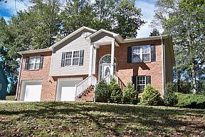 1st image of 925 Hemlock Dr NE