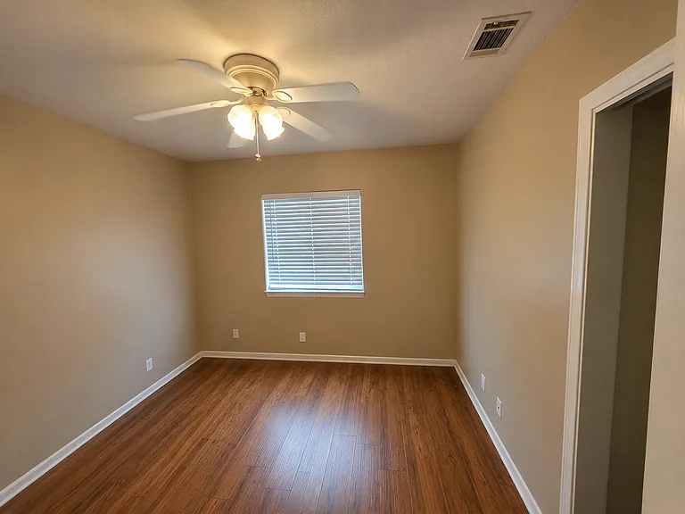 1442 W Valencia Dr — Photo 16