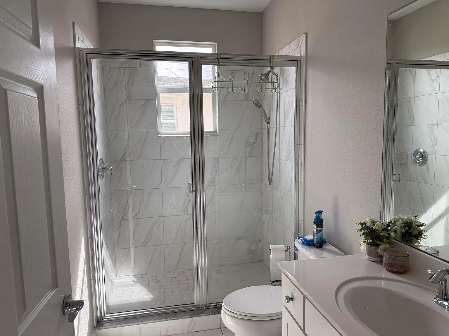 6 bed, 4.0 bath, 3628 sqft, $3,500 — Photo 2