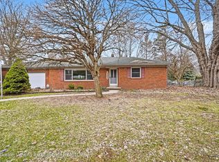 5359 Park Lake Rd, East Lansing, MI 48823