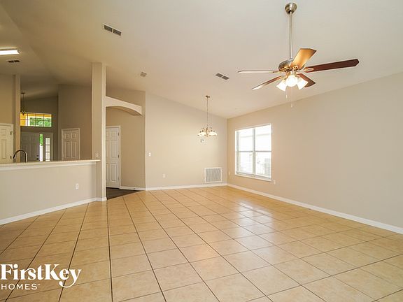 4th image of 420 Ashley Pl