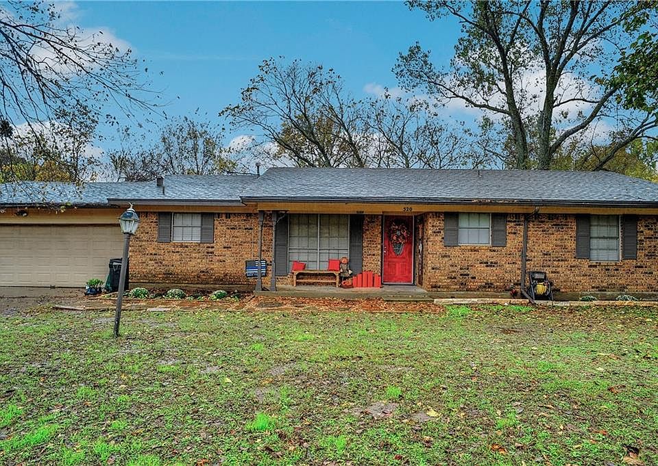1st image of 520 Pecan St