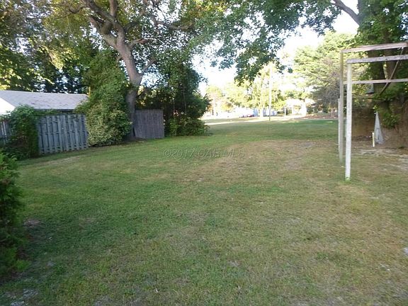 3rd image of 107 Louise Ave