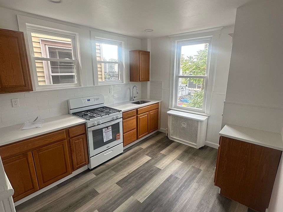 1st image of 229 Ege Ave