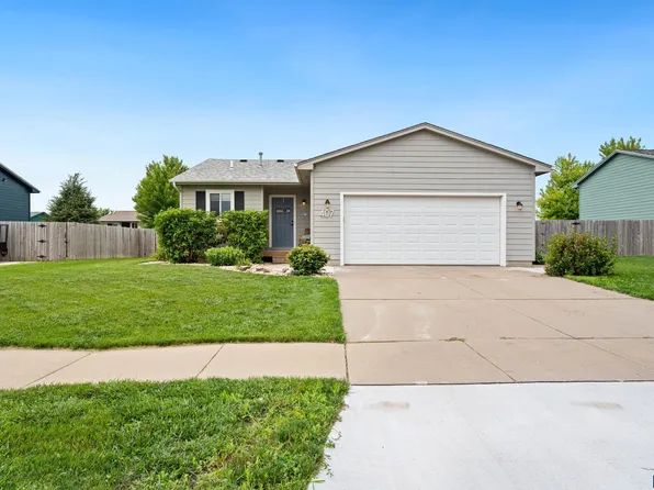 407 Augustana Ave, Harrisburg, SD 57032