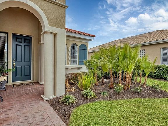3rd image of 114 Cipriani Way