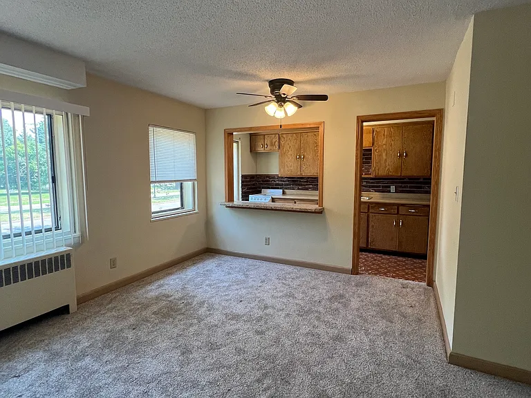 905 Kilian Blvd SE — Photo 11