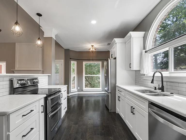 540 Bancroft Way — Photo 9