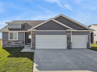1400 Werthman Dr, Waukee, IA 50263