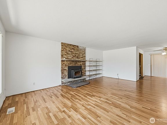 5th image of 1225 21st Street SE