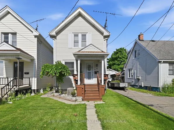 4 Clifford Ave, Welland, ON L3C 2G1