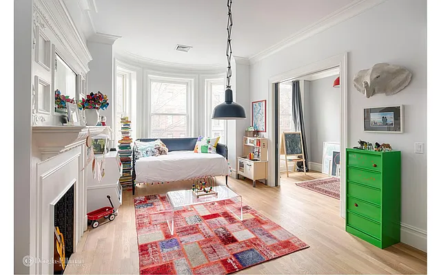 Rented by Douglas Elliman | media 37