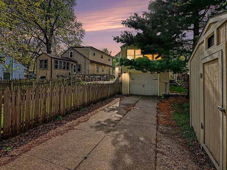 4937 Clinton Ave — Photo 21