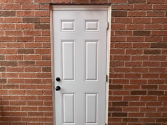 2nd image of 74 Bulmer Cres