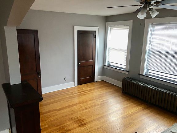 3rd image of 4916 Gresham St #2F