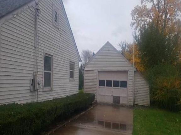 3rd image of 10 Linwood Ave