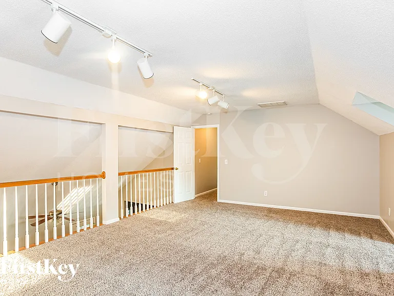 7031 Reedy Creek Rd — Photo 17