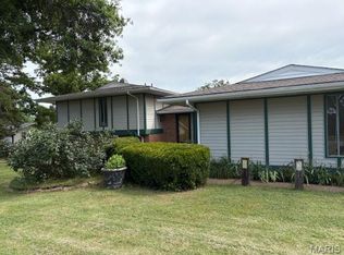 678 Henry Ave, Ballwin, MO
