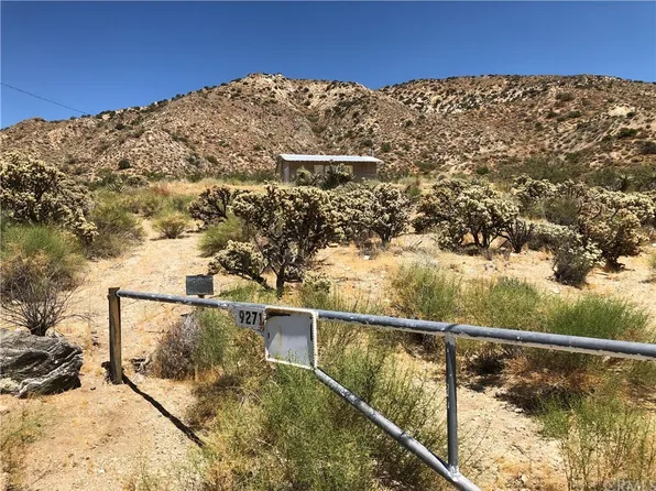 9271 Samel Dr, Morongo Valley, CA 92256