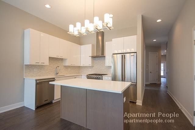 2nd image of 1618 N Bosworth Ave #2
