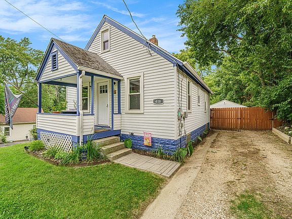 3rd image of 418 Pierce Ave